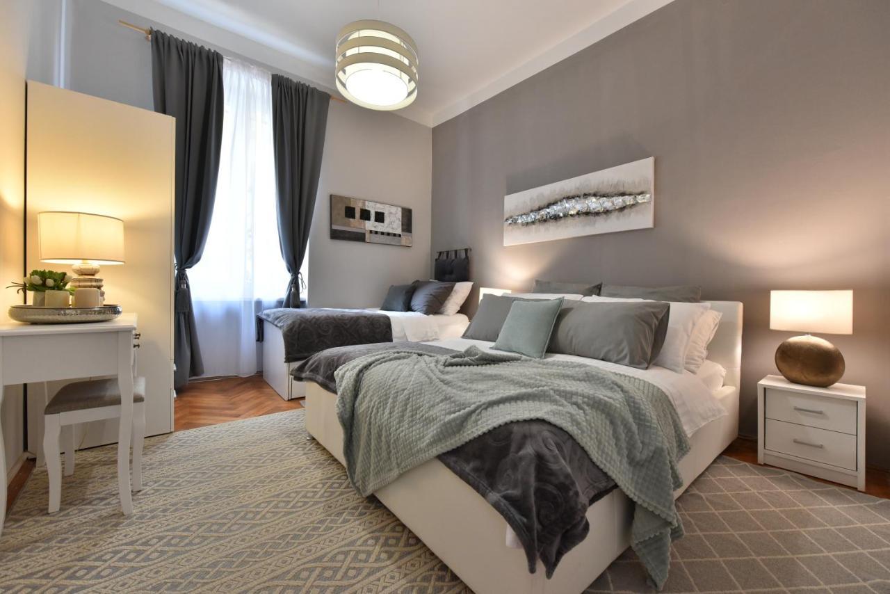 Zadar Center Beach Apartment - Directly On The Sea Eksteriør billede